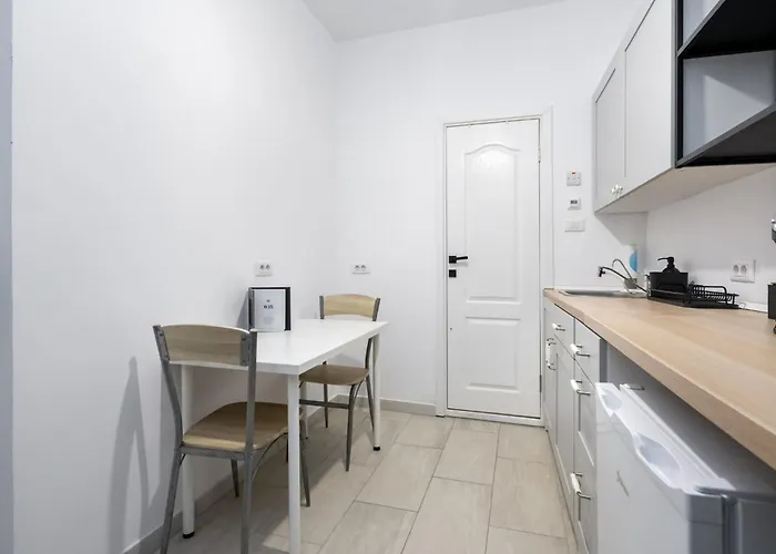 Urban Walls 5c Apartman