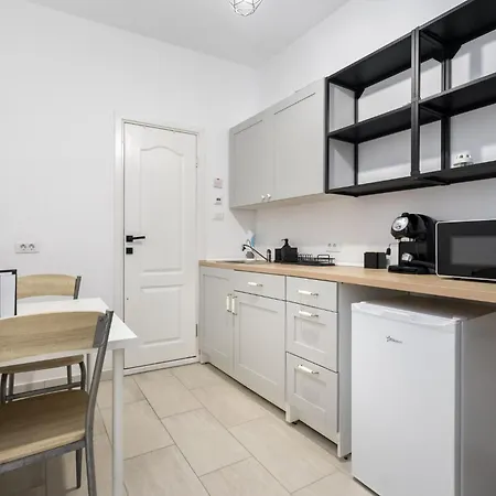 Urban Walls 5c Daire Bükreş