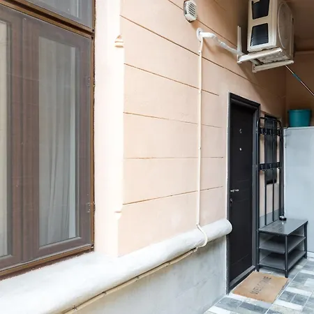 Urban Walls 5c Apartment Bucharest